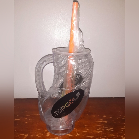 Top Golf Driving Range LED Flashing Light-Up Souvenir Tumbler w/ Straws - Picture 4 of 7